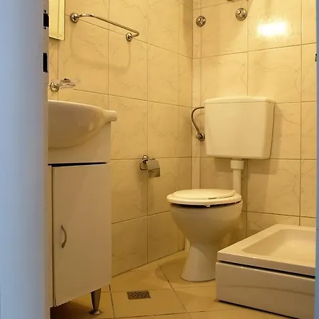 Studio 15770b Apartman *